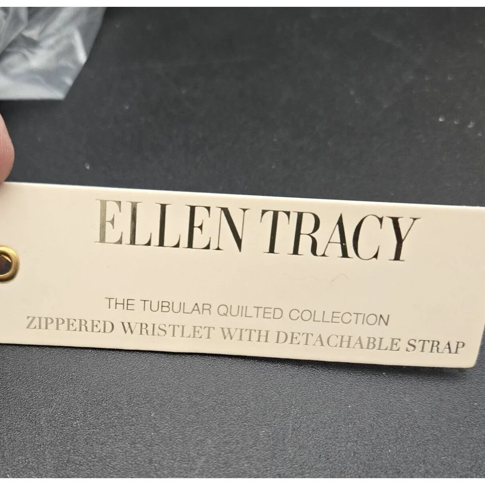 Ellen Tracy Black Quilted Wristlet Crossbody Bag Detachable Strap  NEW‎